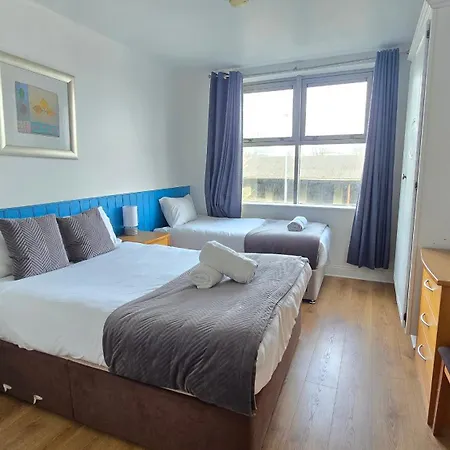 Apartment Cool Dockland Apt, Sleeps 5, With Parking *