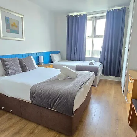 Cool Dockland Apt, Sleeps 5, With Parking * Galway