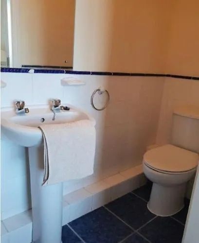 Cool Dockland Apt, Sleeps 5, With Parking * ゴールウェイ