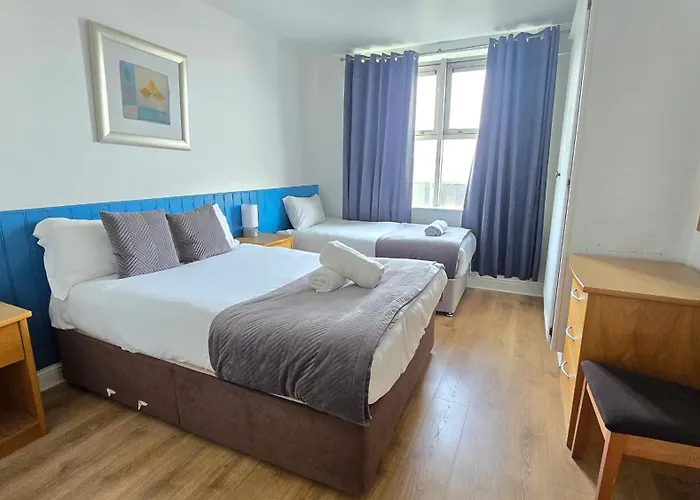 Cool Dockland Apt, Sleeps 5, With Parking * Galway